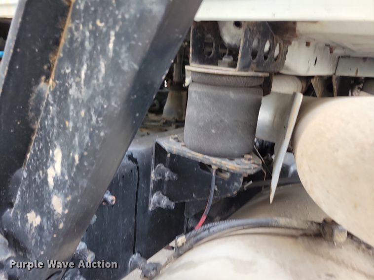 image for item KB9103 2006 Mack Vision semi truck