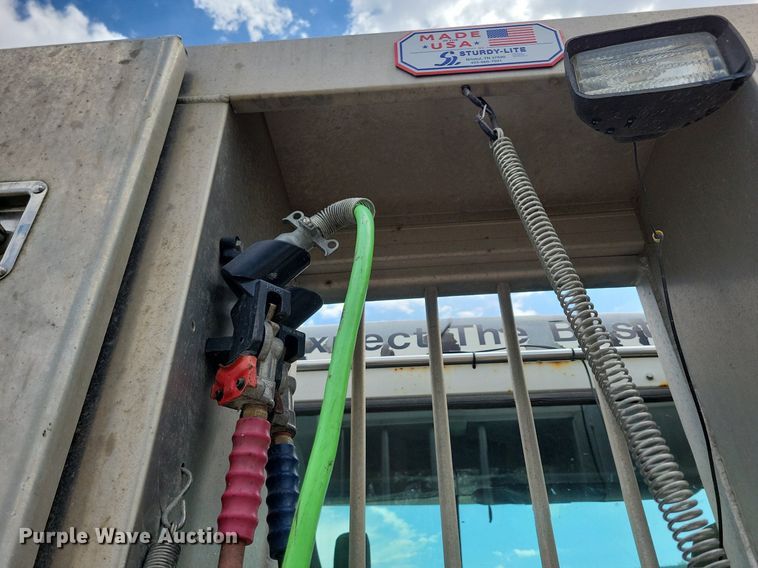 image for item KB9103 2006 Mack Vision semi truck