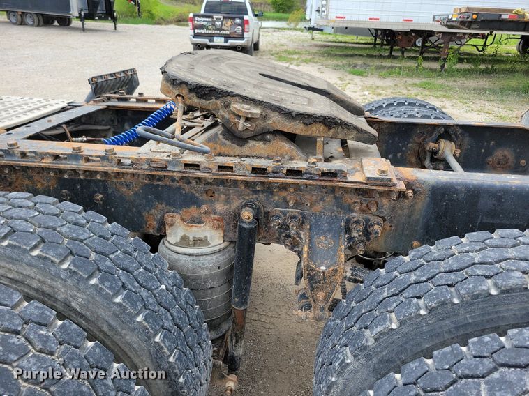 image for item KB9103 2006 Mack Vision semi truck