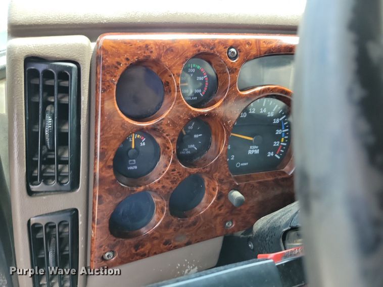 image for item KB9103 2006 Mack Vision semi truck