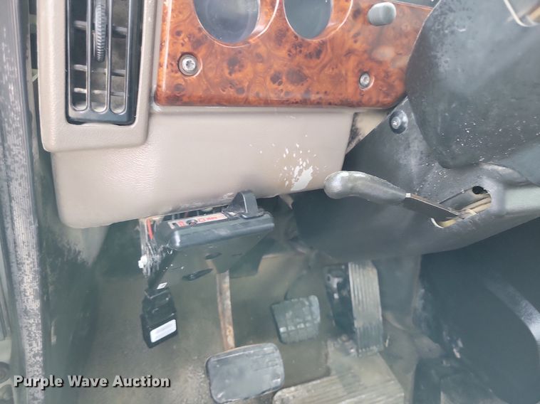 image for item KB9103 2006 Mack Vision semi truck