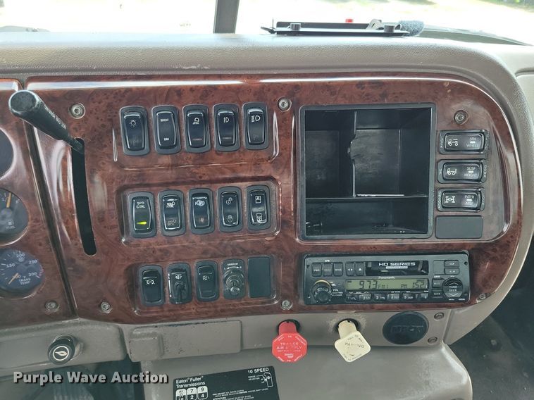 image for item KB9103 2006 Mack Vision semi truck