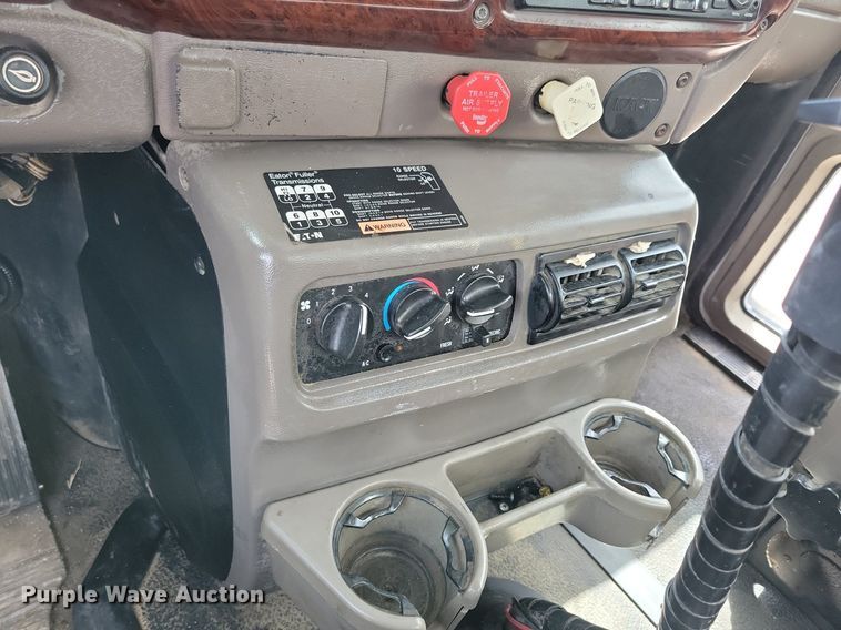 image for item KB9103 2006 Mack Vision semi truck