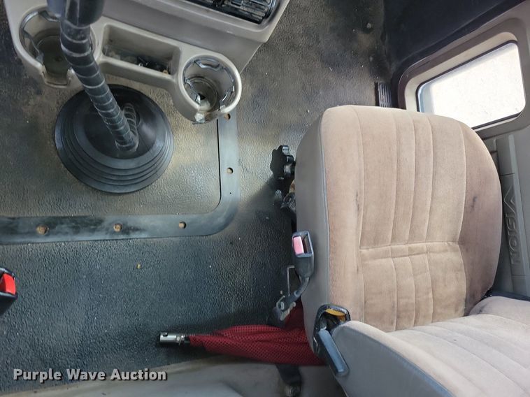 image for item KB9103 2006 Mack Vision semi truck