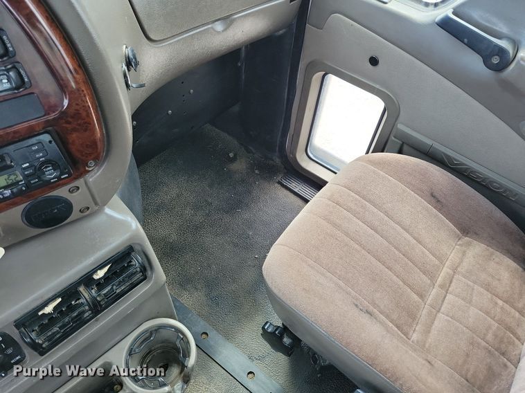 image for item KB9103 2006 Mack Vision semi truck