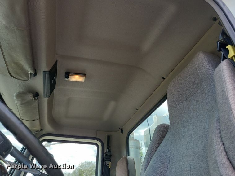 image for item KB9103 2006 Mack Vision semi truck