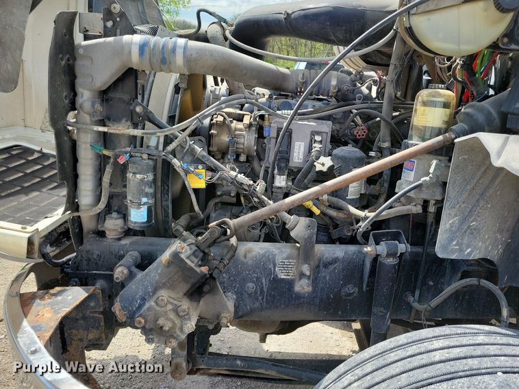 image for item KB9103 2006 Mack Vision semi truck