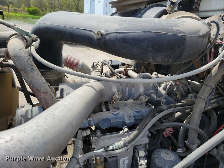 image for item KB9103 2006 Mack Vision semi truck