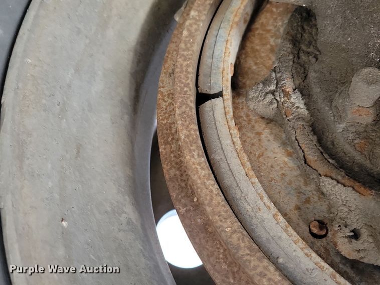 image for item KB9103 2006 Mack Vision semi truck