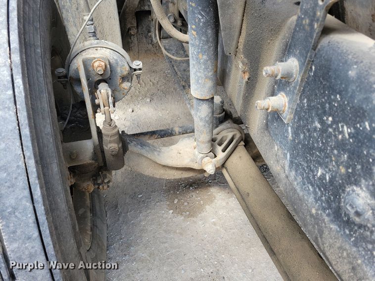 image for item KB9103 2006 Mack Vision semi truck