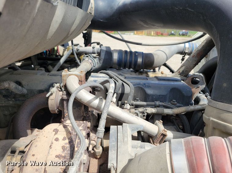 image for item KB9103 2006 Mack Vision semi truck