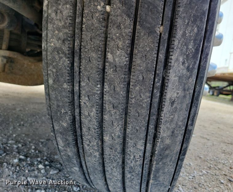 image for item KB9103 2006 Mack Vision semi truck