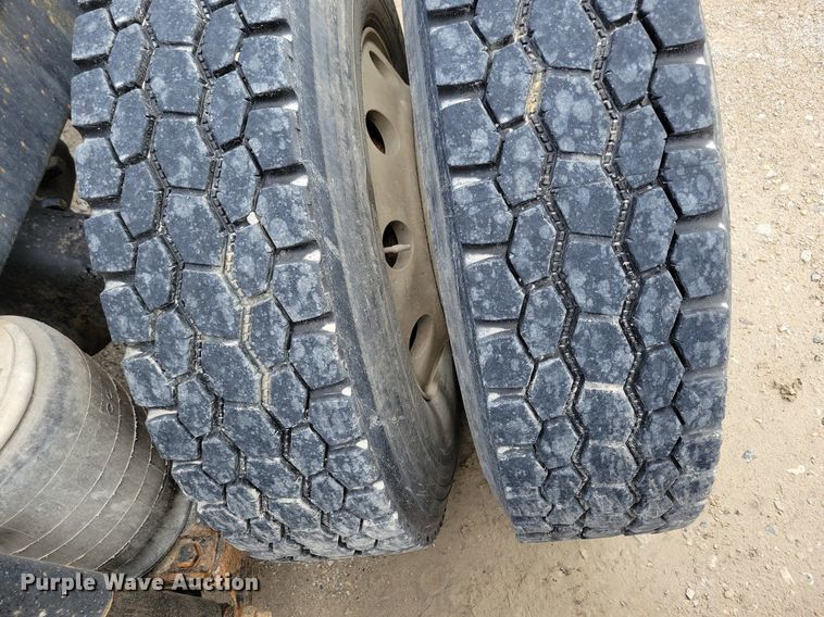 image for item KB9103 2006 Mack Vision semi truck