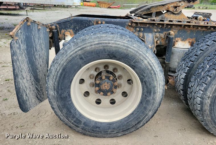 image for item KB9103 2006 Mack Vision semi truck