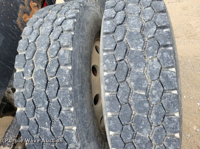 image for item KB9103 2006 Mack Vision semi truck