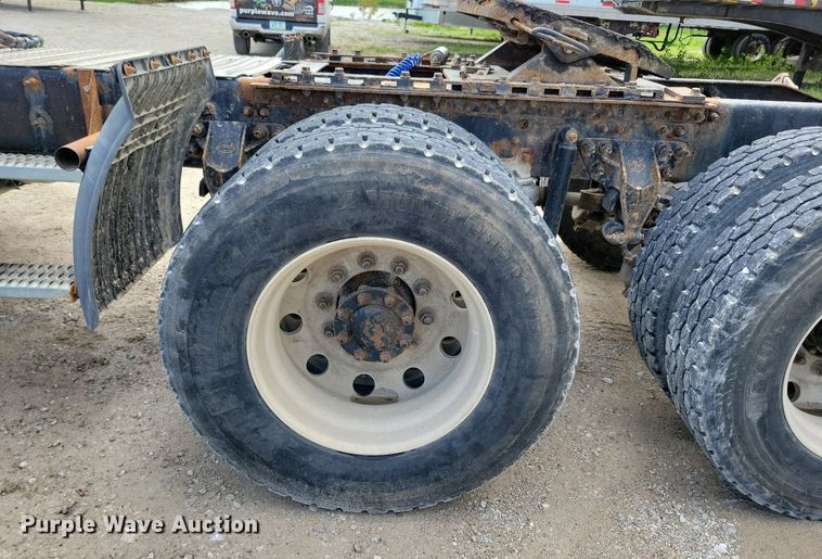 image for item KB9103 2006 Mack Vision semi truck