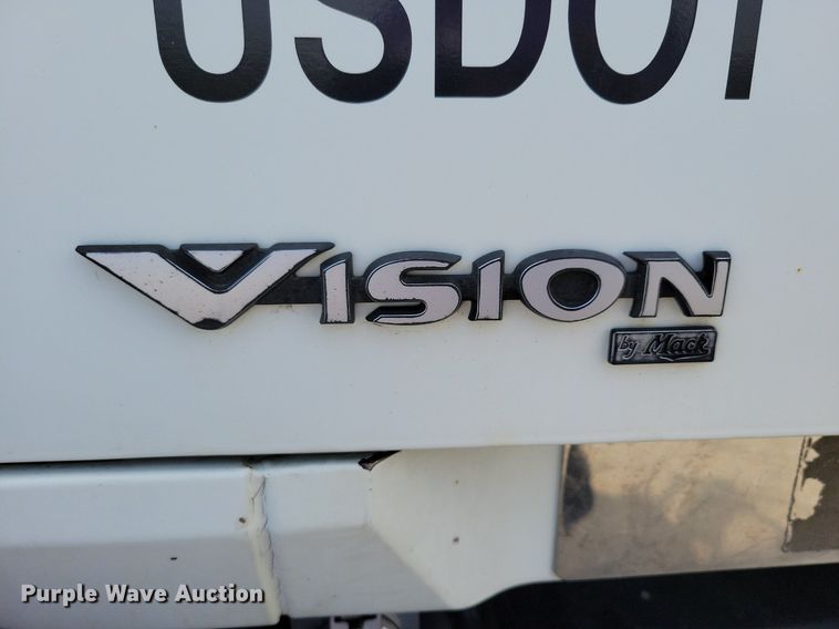 image for item KB9103 2006 Mack Vision semi truck