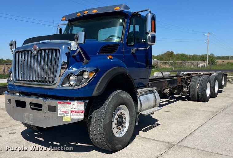 image for item LD9474 2011 International 7600 truck cab and chassis