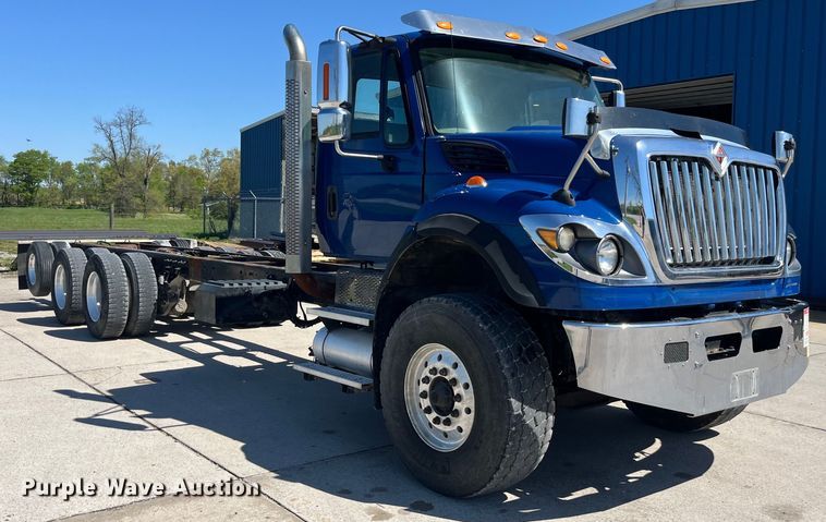 image for item LD9474 2011 International 7600 truck cab and chassis