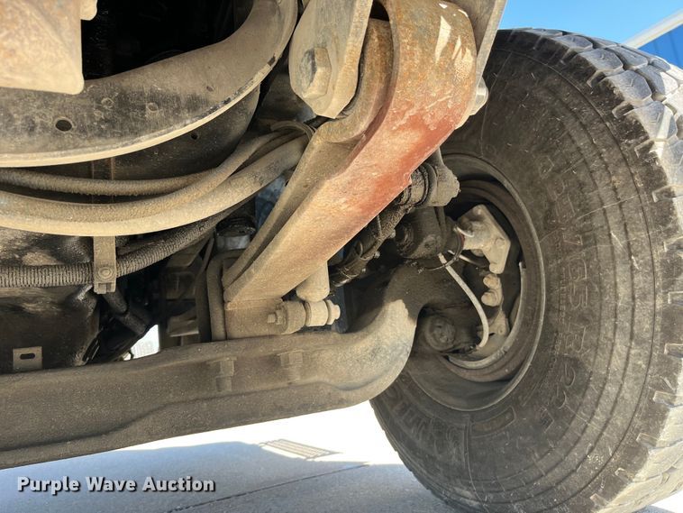 image for item LD9474 2011 International 7600 truck cab and chassis