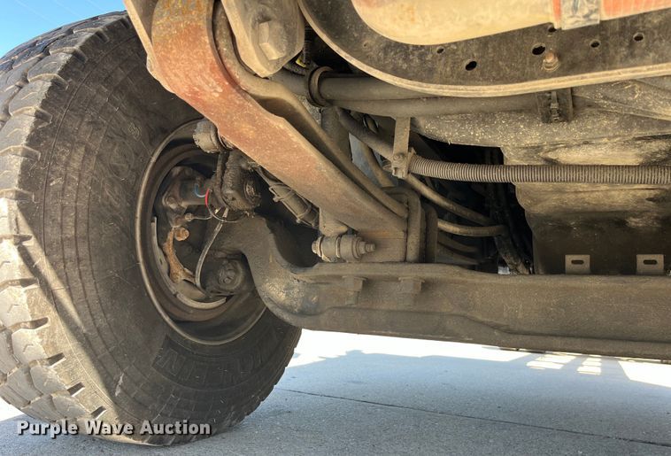 image for item LD9474 2011 International 7600 truck cab and chassis