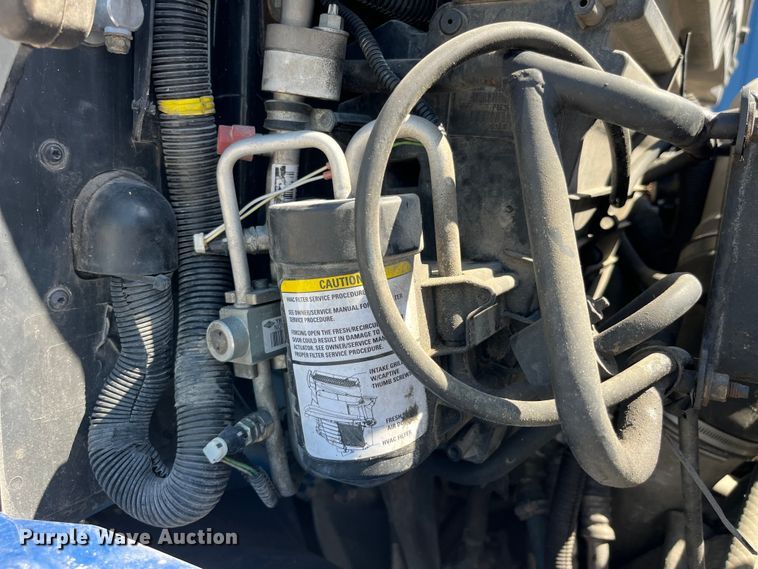 image for item LD9474 2011 International 7600 truck cab and chassis