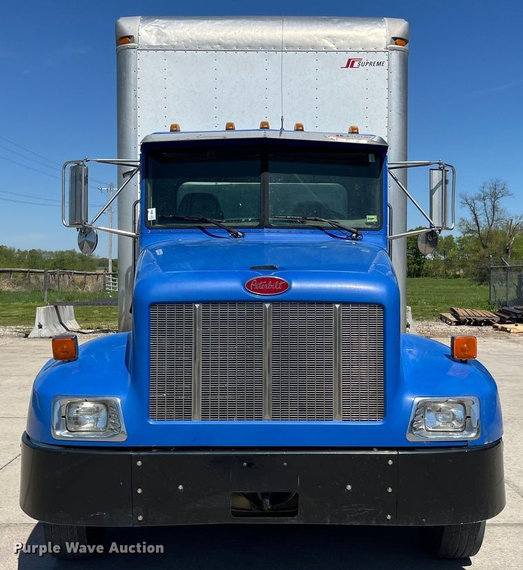 image for item LD9475 2005 Peterbilt PB330 box truck
