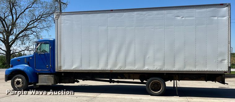 image for item LD9475 2005 Peterbilt PB330 box truck