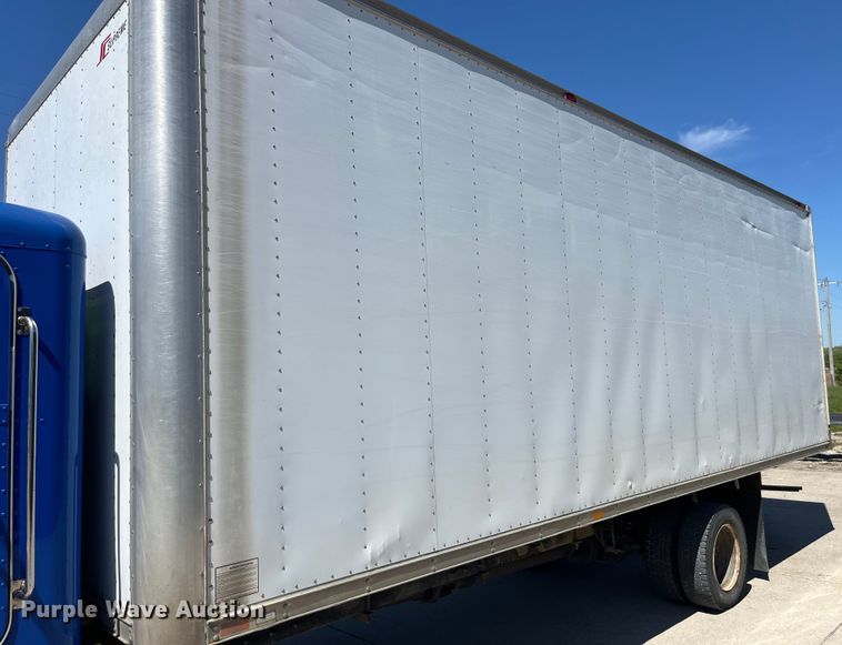 image for item LD9475 2005 Peterbilt PB330 box truck