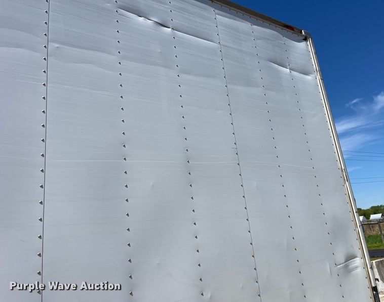 image for item LD9475 2005 Peterbilt PB330 box truck