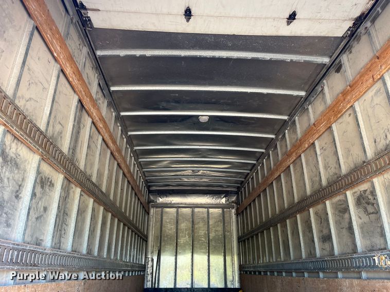 image for item LD9475 2005 Peterbilt PB330 box truck