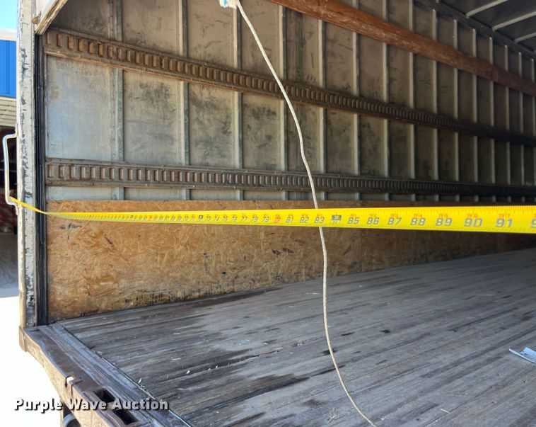 image for item LD9475 2005 Peterbilt PB330 box truck