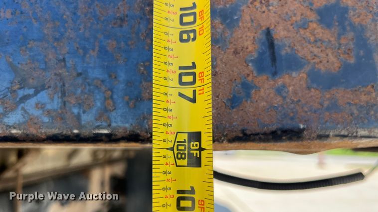 image for item LD9475 2005 Peterbilt PB330 box truck