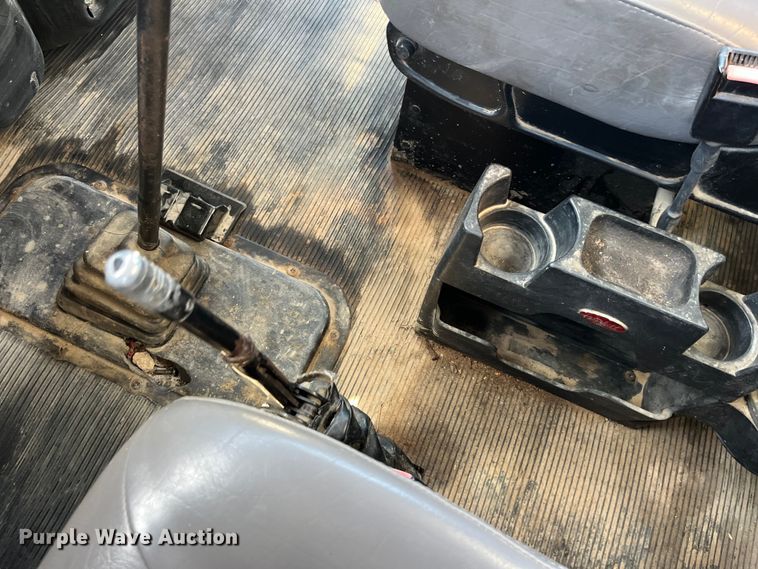 image for item LD9475 2005 Peterbilt PB330 box truck