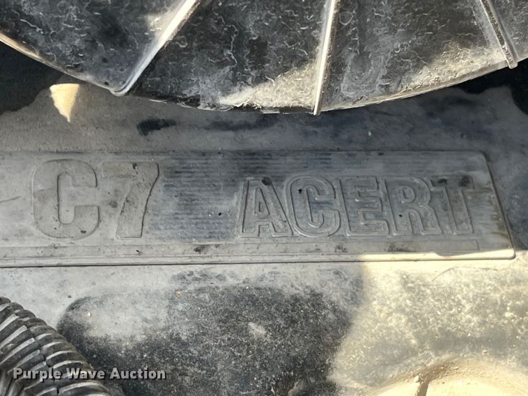 image for item LD9475 2005 Peterbilt PB330 box truck