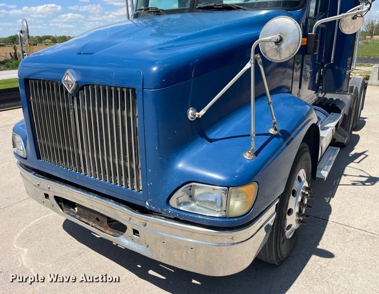 image for item LD9477 2005 International 9200i semi truck