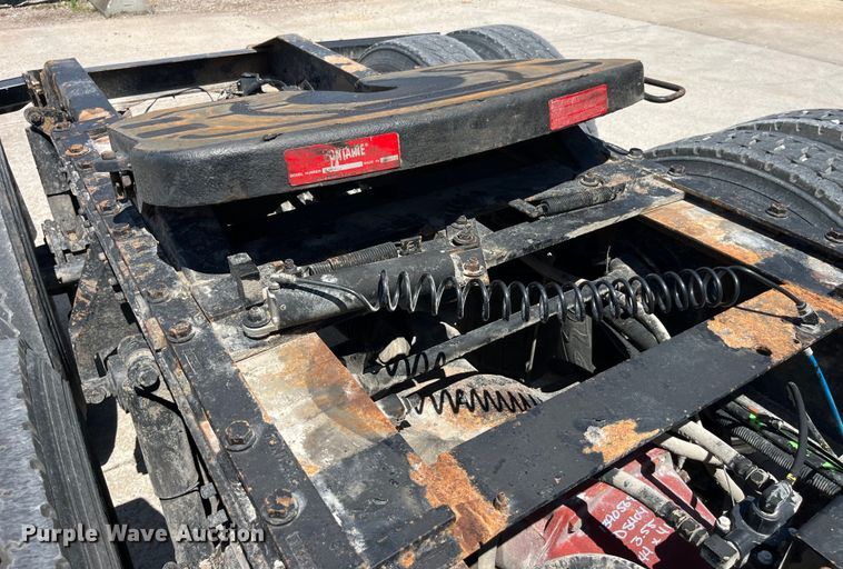 image for item LD9477 2005 International 9200i semi truck