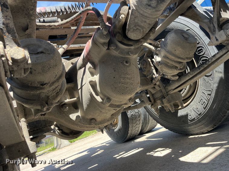 image for item LD9477 2005 International 9200i semi truck