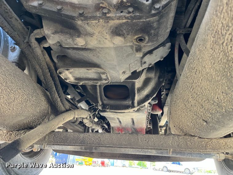 image for item LD9477 2005 International 9200i semi truck