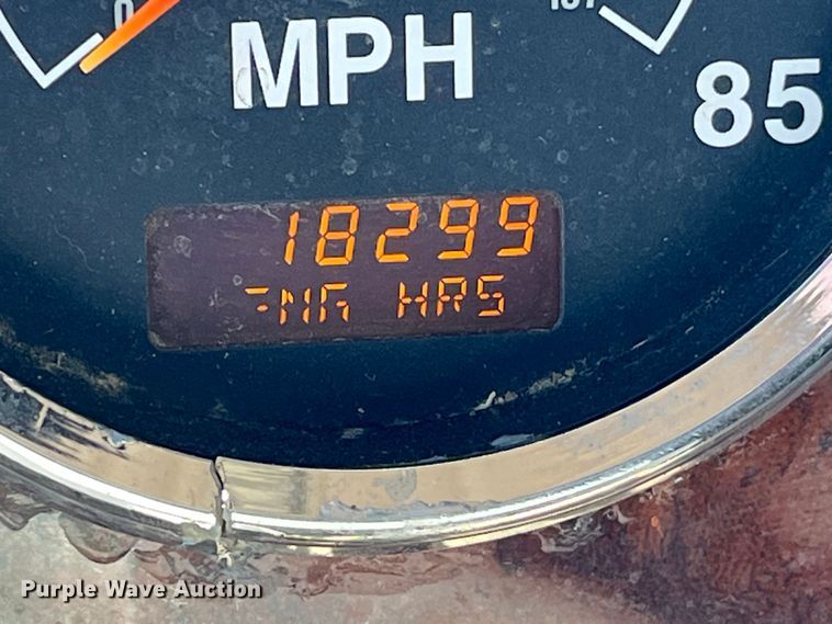 image for item LD9477 2005 International 9200i semi truck