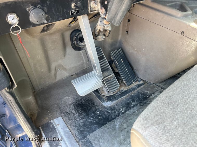 image for item LD9477 2005 International 9200i semi truck