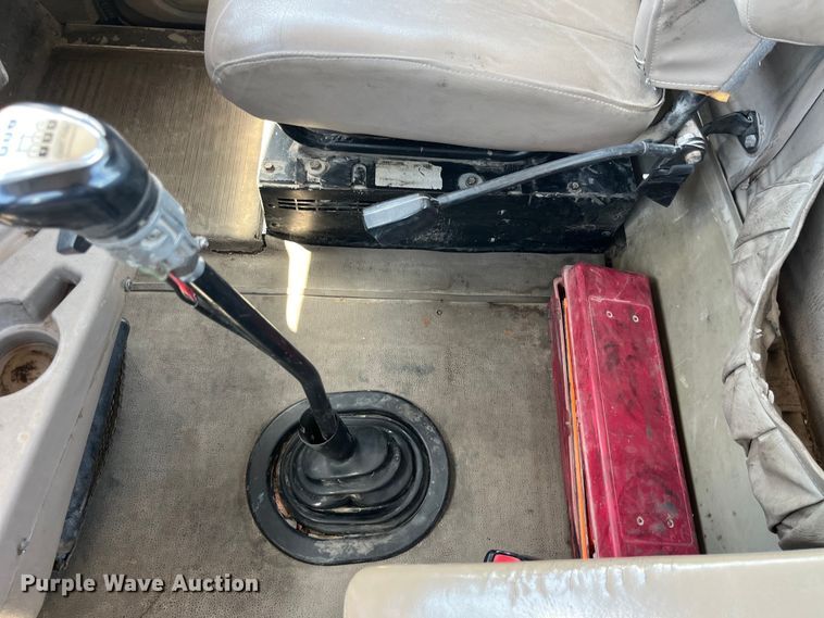 image for item LD9477 2005 International 9200i semi truck