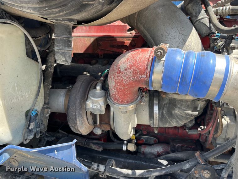 image for item LD9477 2005 International 9200i semi truck