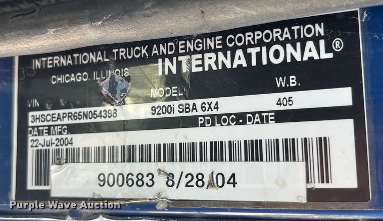 image for item LD9477 2005 International 9200i semi truck