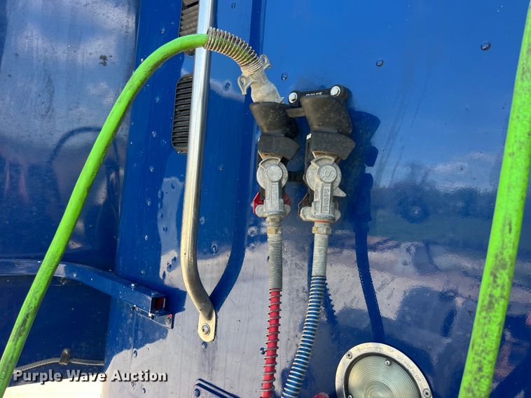 image for item LD9478 2007 Freightliner Columbia semi truck