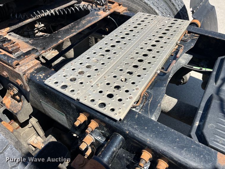 image for item LD9478 2007 Freightliner Columbia semi truck