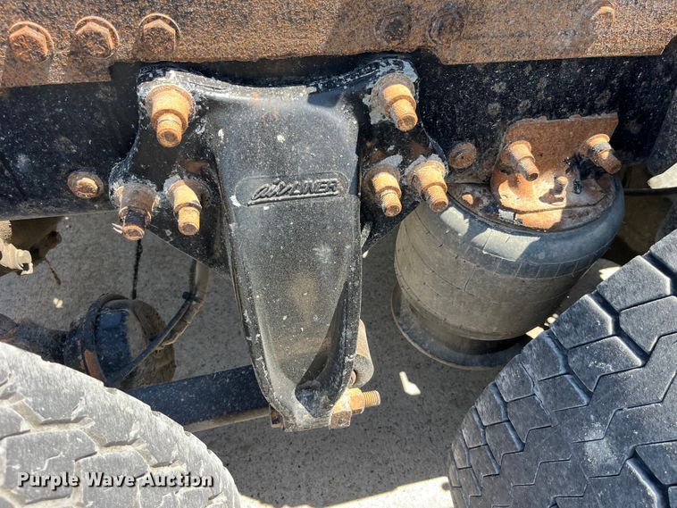 image for item LD9478 2007 Freightliner Columbia semi truck