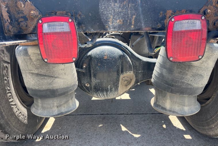 image for item LD9478 2007 Freightliner Columbia semi truck