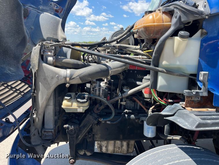 image for item LD9478 2007 Freightliner Columbia semi truck