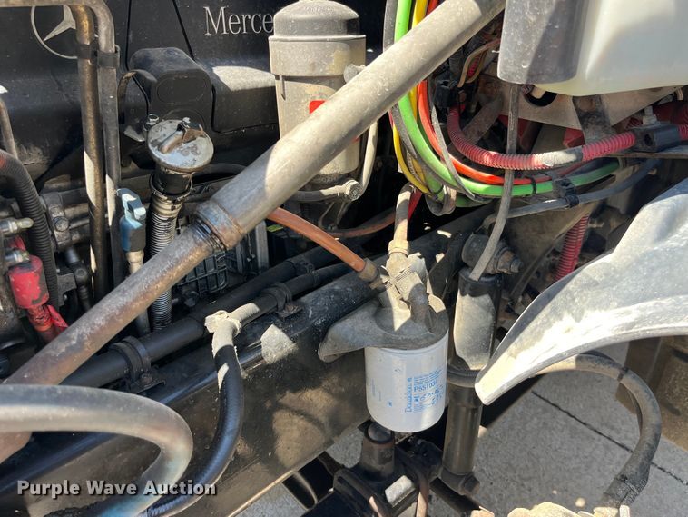 image for item LD9478 2007 Freightliner Columbia semi truck